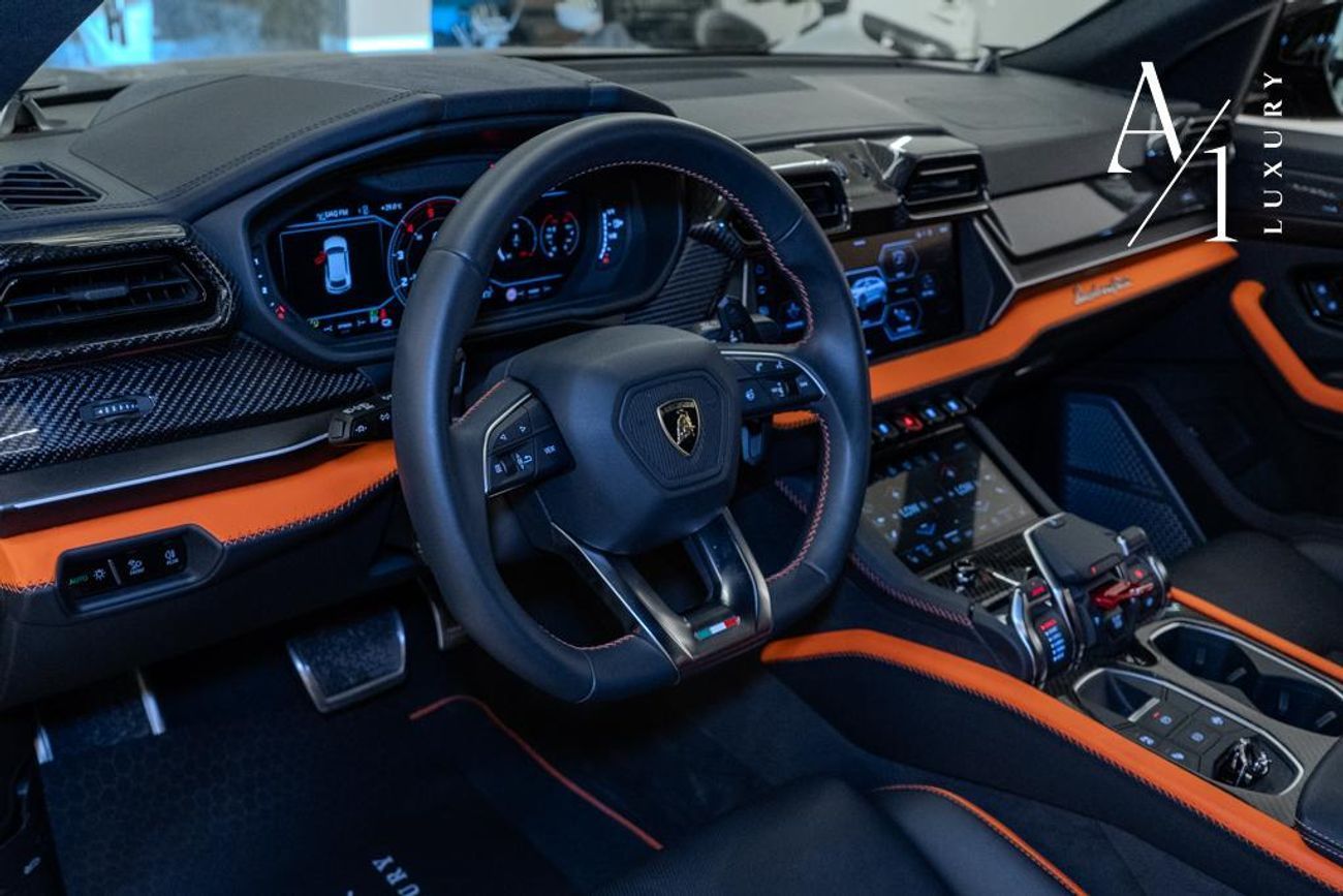 Lamborghini Urus SE 4.0T V8 2025 Lamborghini Urus SE, Warranty, Carbon Fiber Package, Fully Loaded, Very Low Kms, 789
