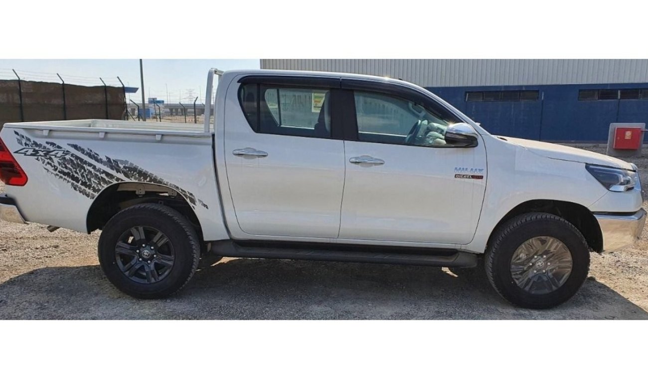 Toyota Hilux 2.4 DC 4x4 Full option 6MT 21/21 ( White , Silver , Gray )