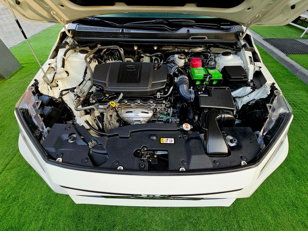 تويوتا يارس SE/ 1.5 V4 / LEATHER SEATS/ LOW MILEAGE/ SINGLE OWNER