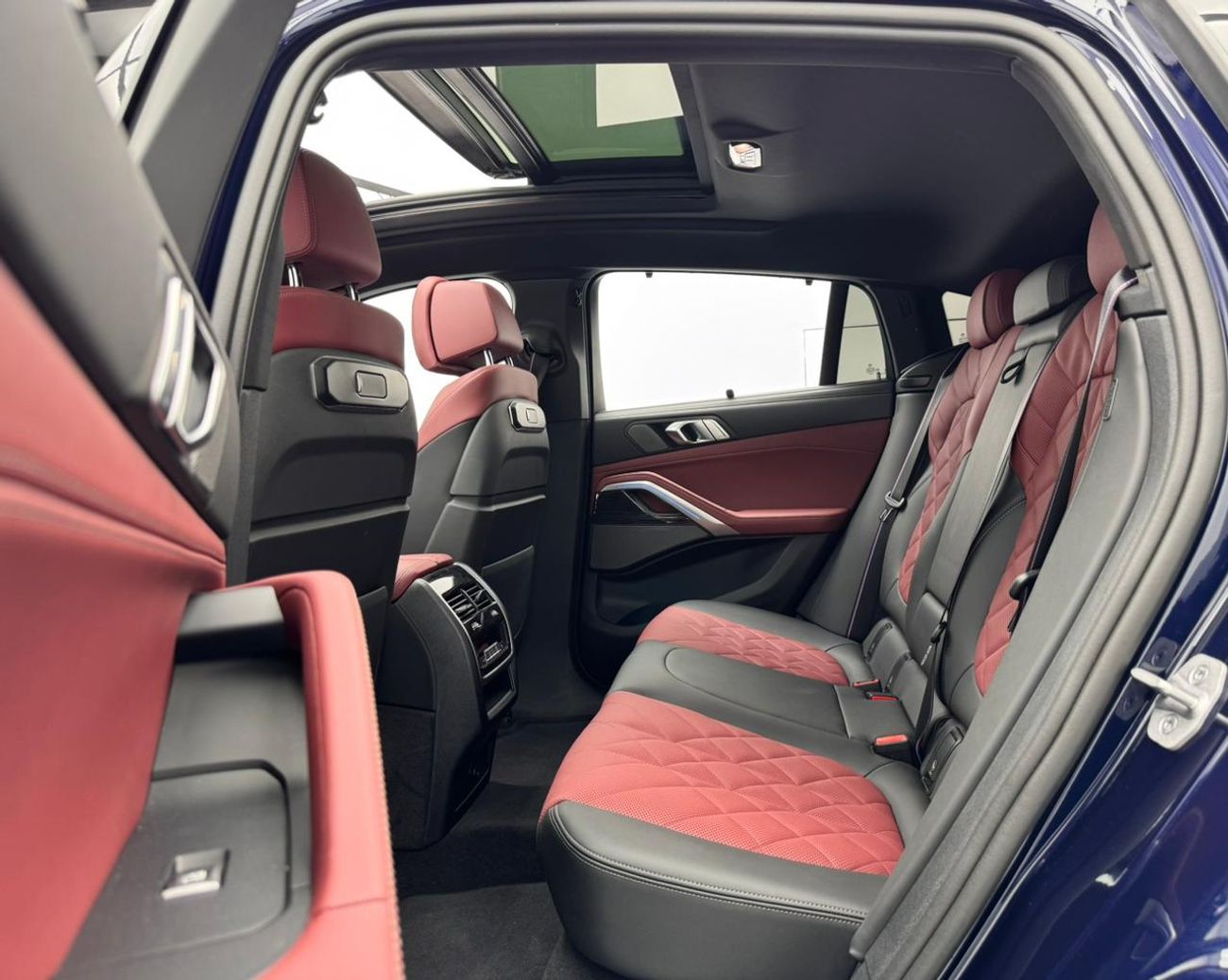 BMW X6 40i M Sport 3.0L 2025 BMW X6 xDrive40i M-Sport, 2029 BMW Warranty and Service Pack, BMW Service Hist