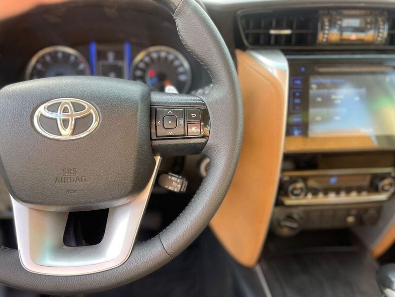 تويوتا فورتونر GXR 4.0L (278 HP)