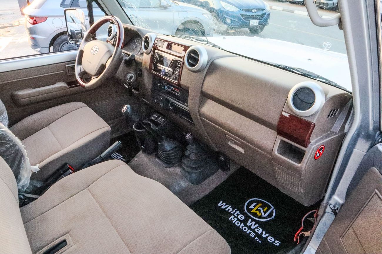 تويوتا لاند كروزر بيك آب Std 4.0L Single Cab Utility 4WD