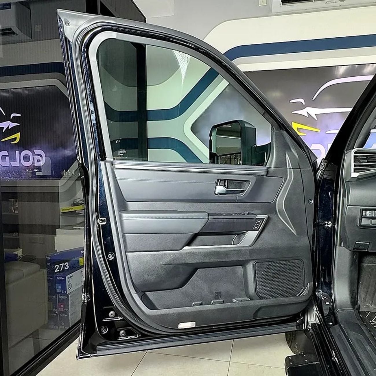 تويوتا تاندرا Crewmax Platinum 5.7L Platinum