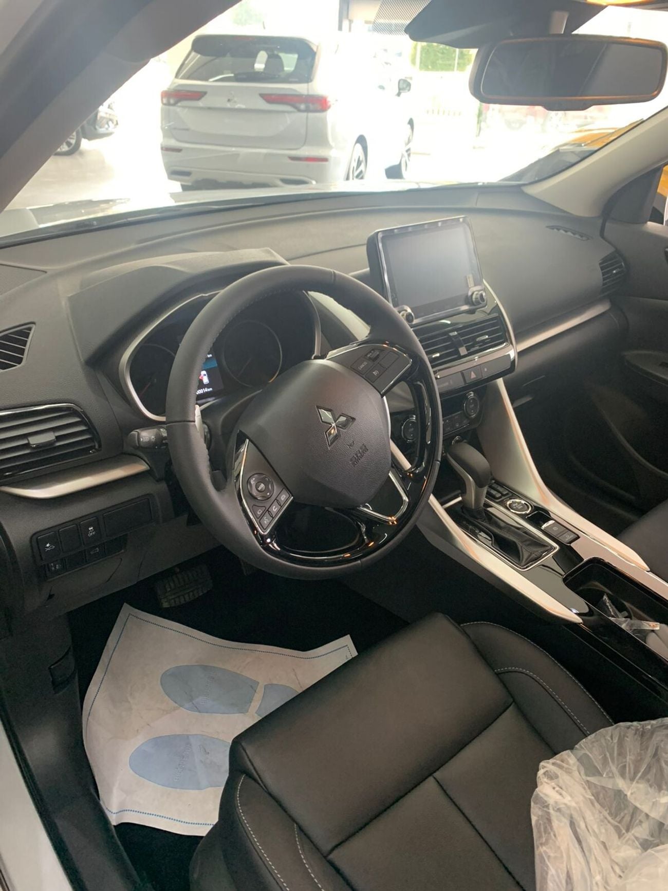 ميتسوبيشي إكلبس كروس HIGHLINE 2.0L 155HP AWD 5 SEATS 5 DOOR