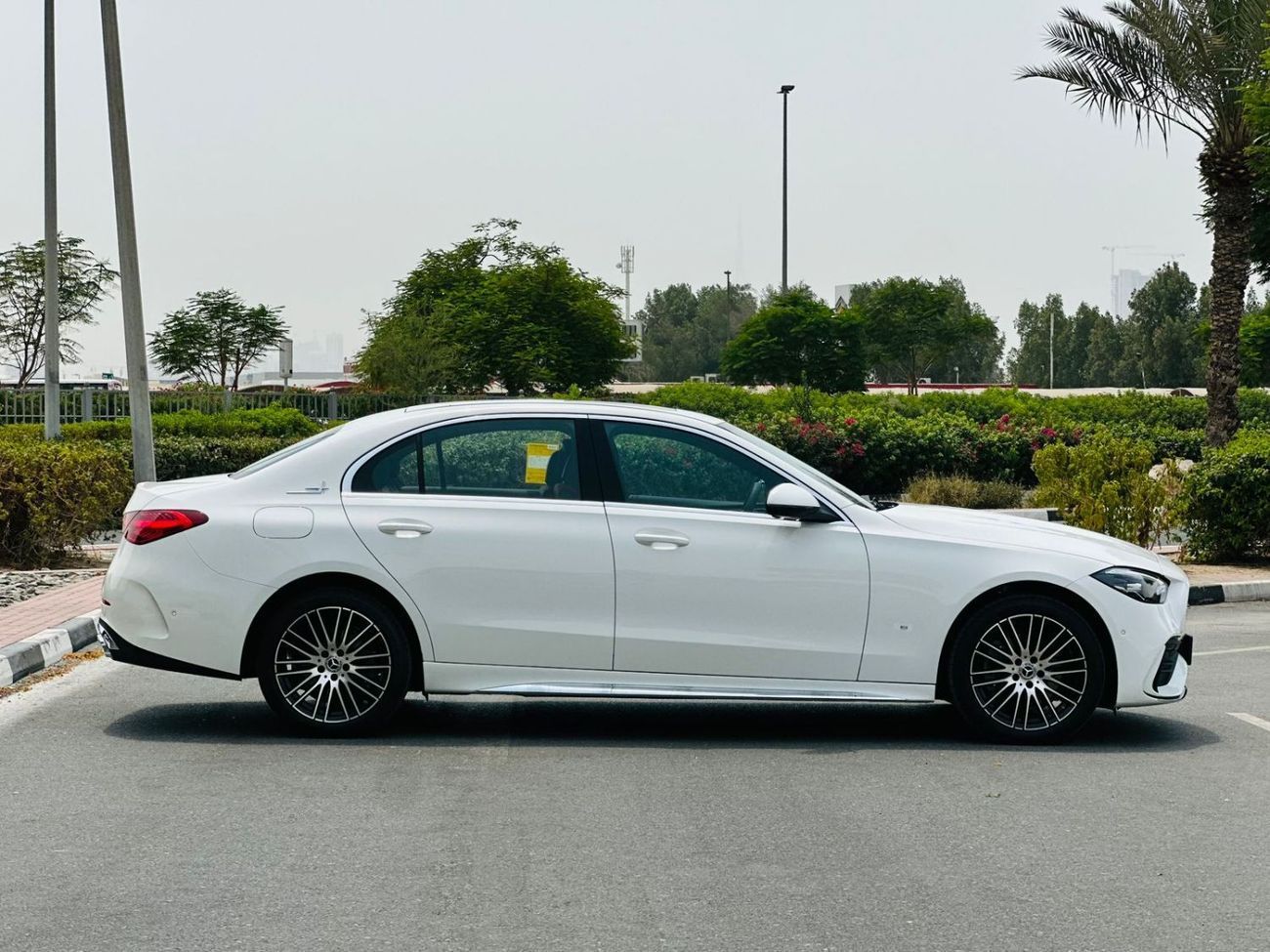 Mercedes-Benz C 200 MERCEDES C200L 2025 V4 1.5L TURBO