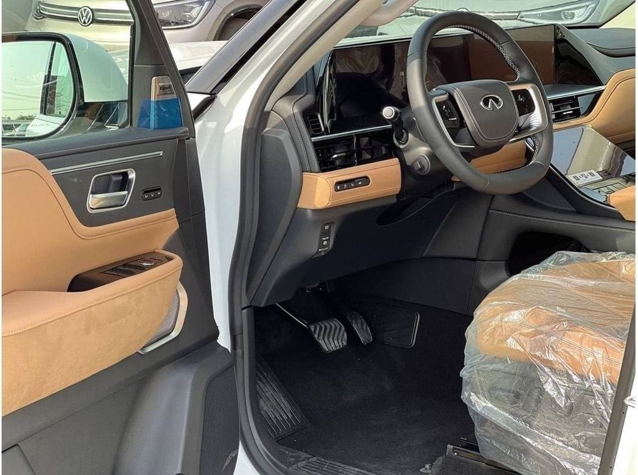 Infiniti QX80 3.5L TWIN TURBO PTR A/T // 2025 // FULL OPTION WITH 360 CAMERA , COOLING&HEATED SEATS , COOL BOX //