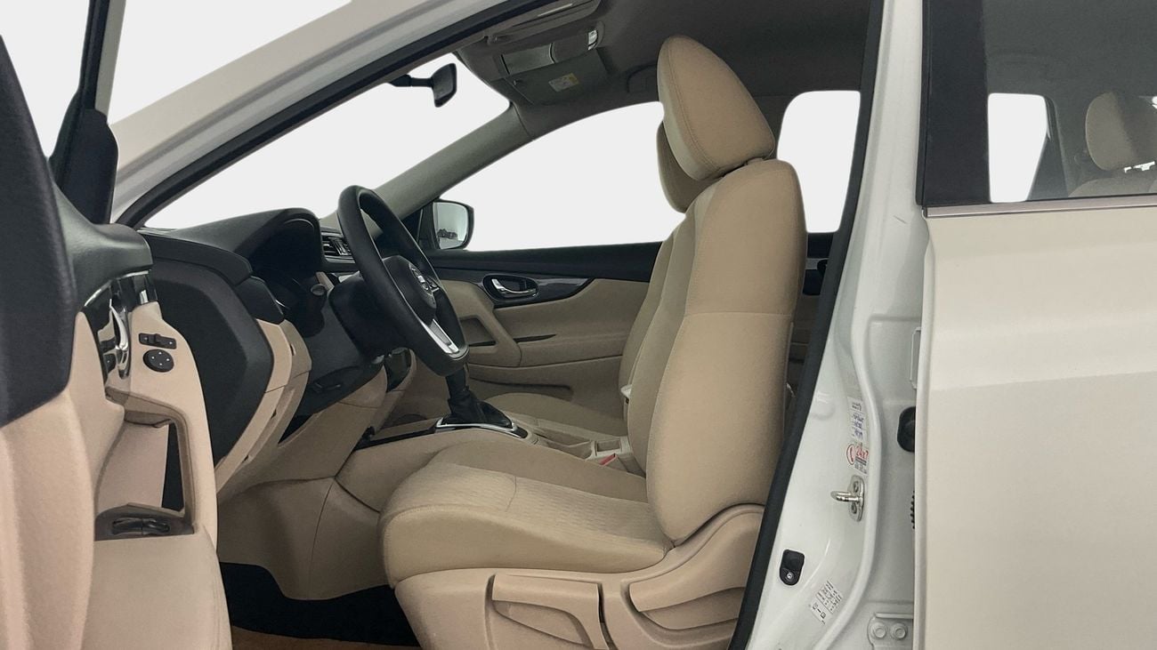 نيسان إكس تريل 2.5 S 2WD 5STR AUTO | شامل الضمان | 0 ﺪﻔﻋﺓ ﺃﻮﻟﻯ
