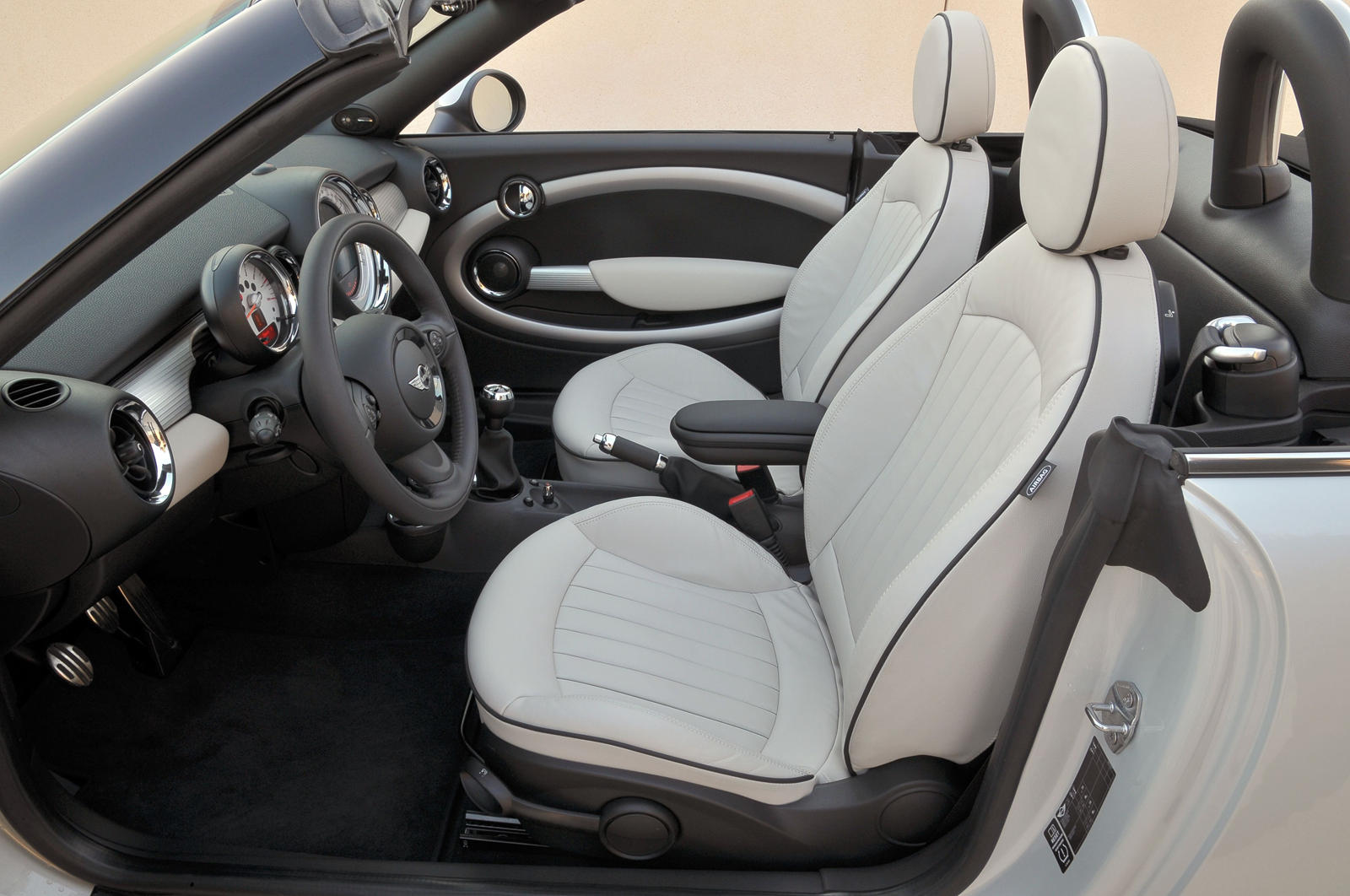 Mini Cooper Roadster interior - Seats