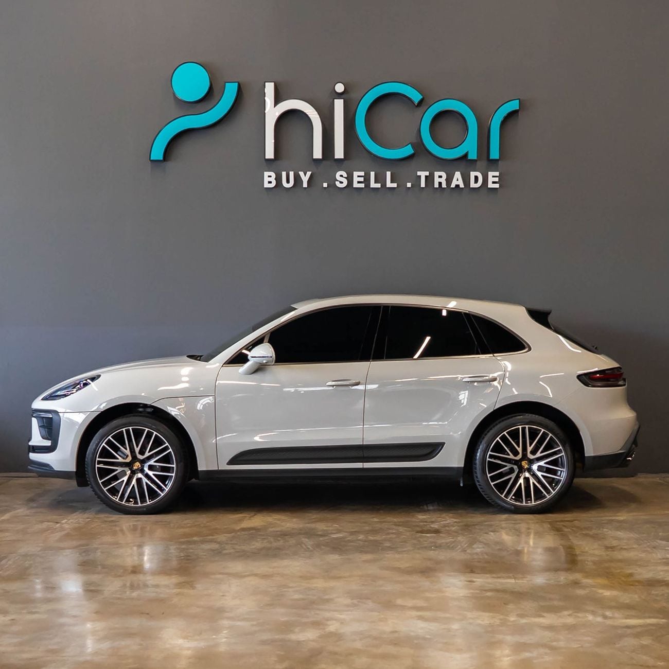 Porsche Macan STD AED 4,024 P.M • 0% Downpayment •  Porsche Macan • 1 Year Warranty