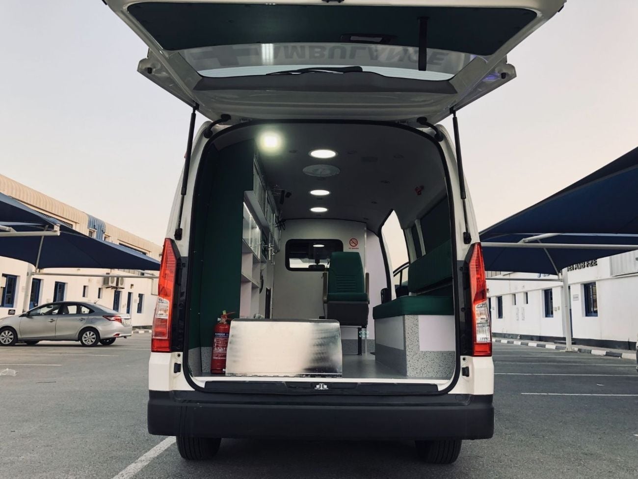 تويوتا هاياس GL DX V6 3.5L Petrol Ambulance Conversion