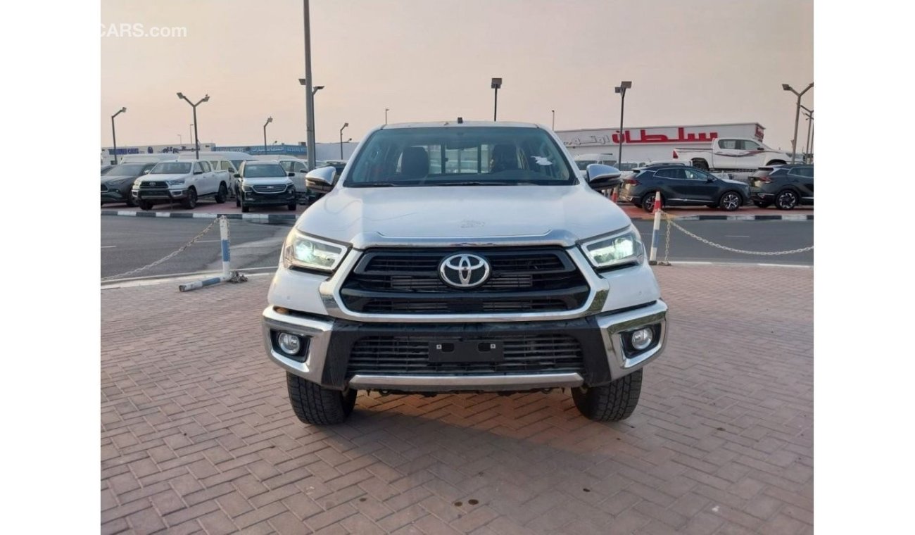 Toyota Hilux 4X4 A/T 2.4L Diesel white color double cabin 2023 model only for Export