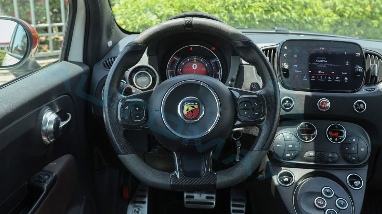 أبارث 695 Turismo 1.4T GCC 41500Km With 2 Years Or 120,000 Km Warranty @Official Dealer