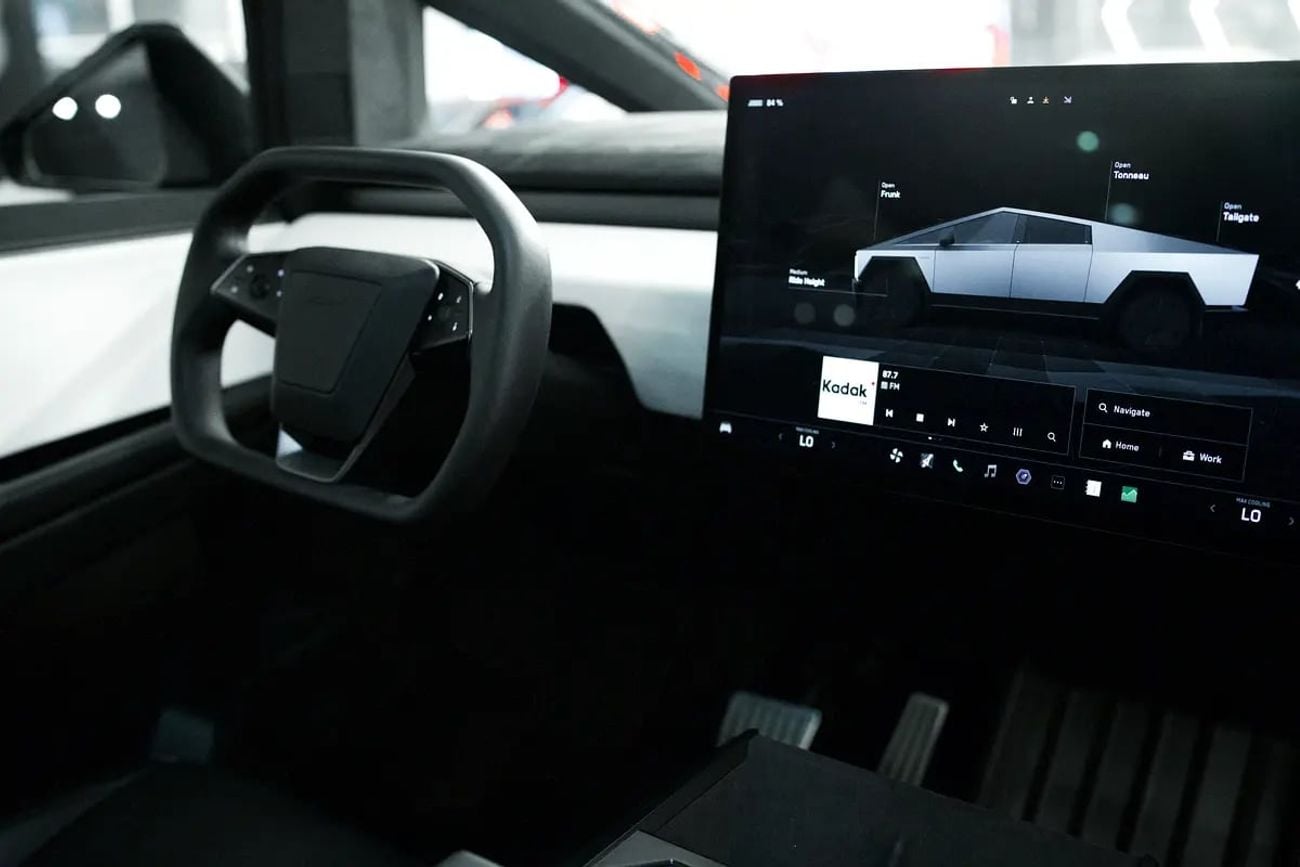 Tesla Cybertruck invincible edition - Brand New!