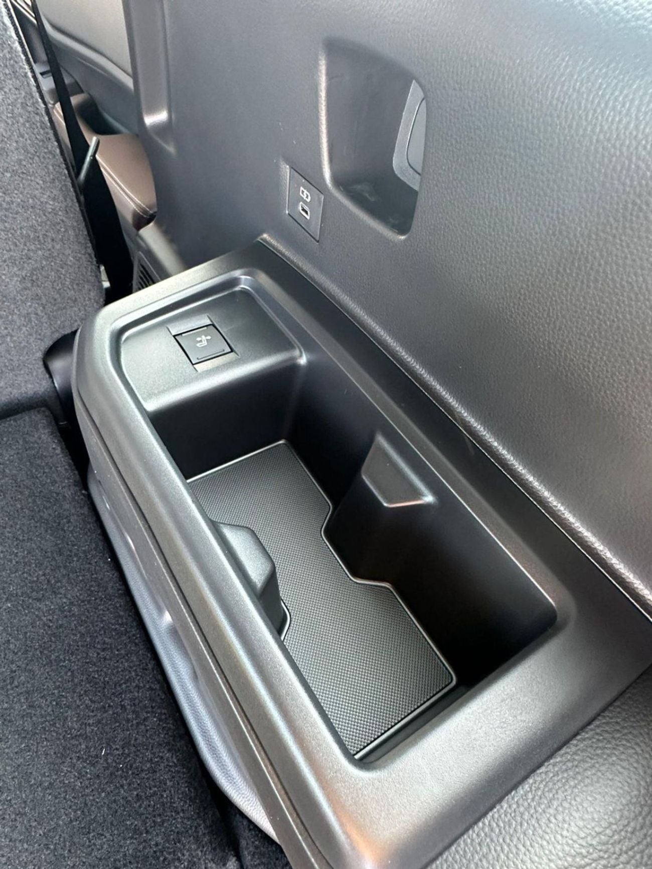 تويوتا برادو VXR Adventure Dual Tone 2.4T