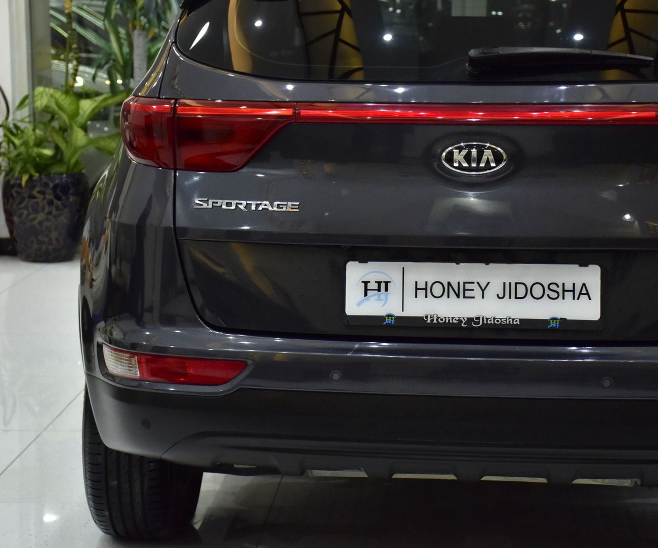 Kia Sportage EXCELLENT DEAL for our KIA Sportage ( 2017 Model ) in Grey Color GCC Specs
