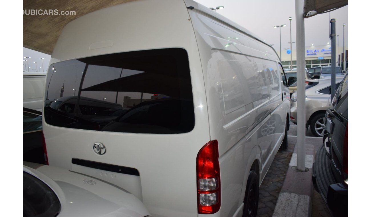 Toyota Hiace Toyota Hiace Highroof Van,model:2013. Excellent condition