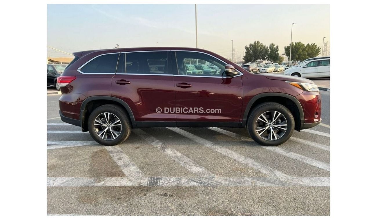 Toyota Highlander 2019 Toyota Highlander LE AWD 4X4 MidOption+ /
