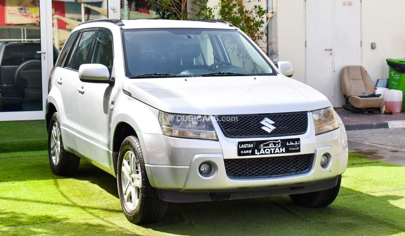 Suzuki Grand Vitara Gulf model 2008 Forwell silver color in excellent condition