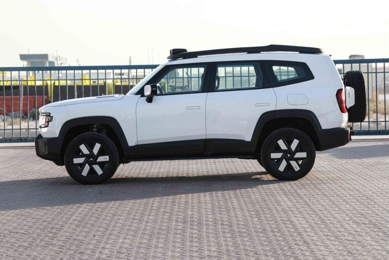 Changan Deepal G318 2024 Changan Deepal G318 Air Suspension - Plug-in Hybrid - White inside Black