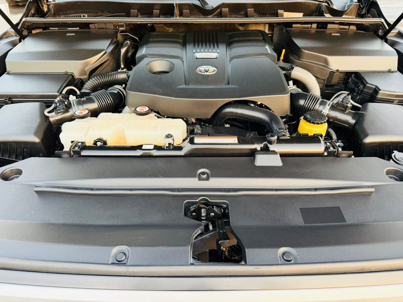 Toyota Land Cruiser GXR