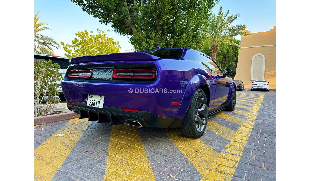 Dodge Challenger SXT Plus