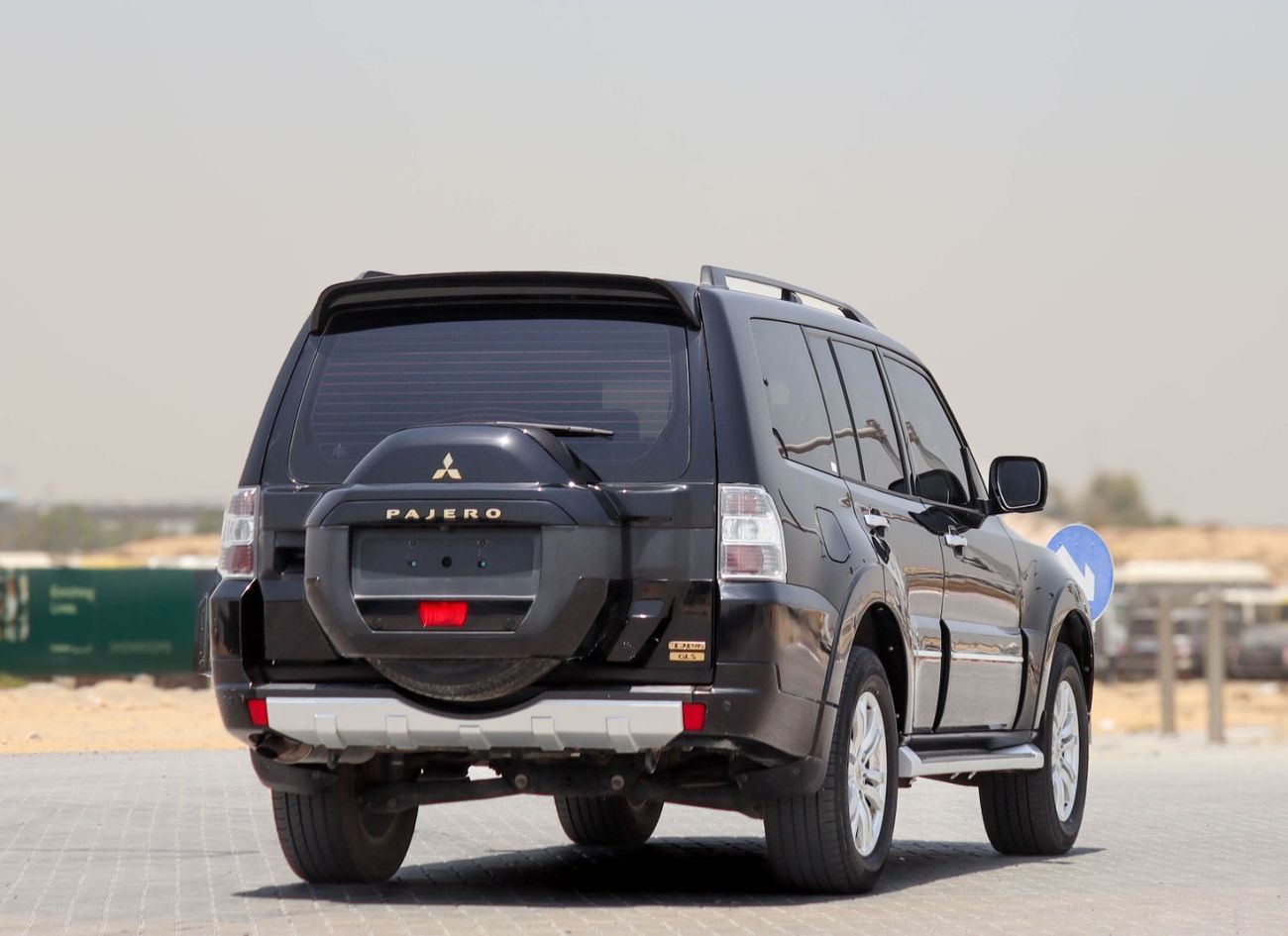 ميتسوبيشي باجيرو GLS Mid 3.8L (274 HP)