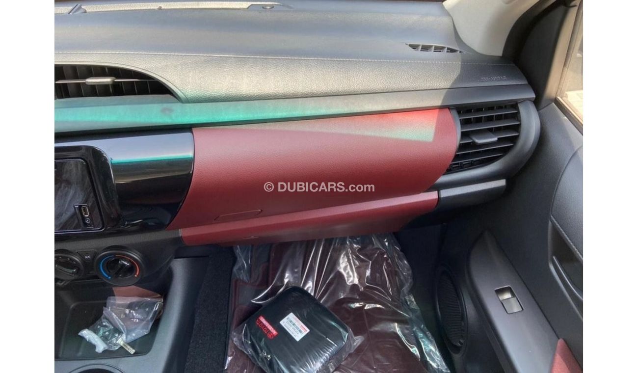 تويوتا هيلوكس DC DIESEL 2.4L 4x4 6MT Plast Bump, AC, 6STR, AIR COMP, 2SPK, 2ABG, AVAILABLE IN COLORS