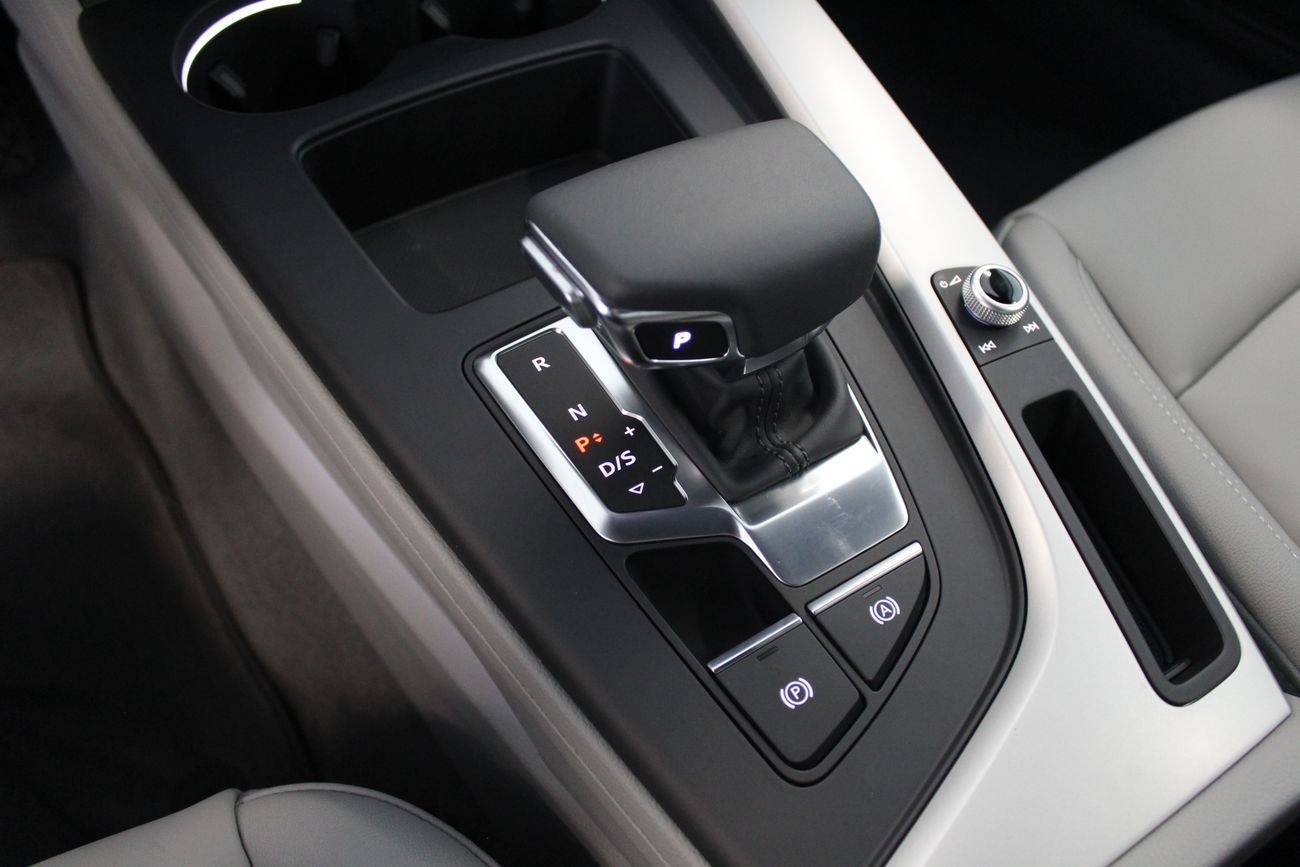 أودي A4 A4 35 TFSI Advanced 150hp (Ref5774)