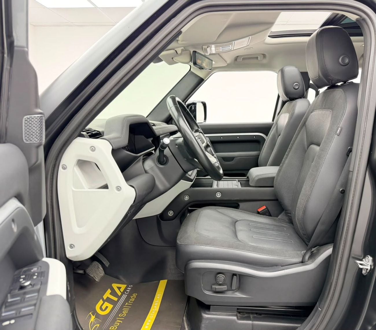 لاند روفر ديفندر 110 HSE P400
