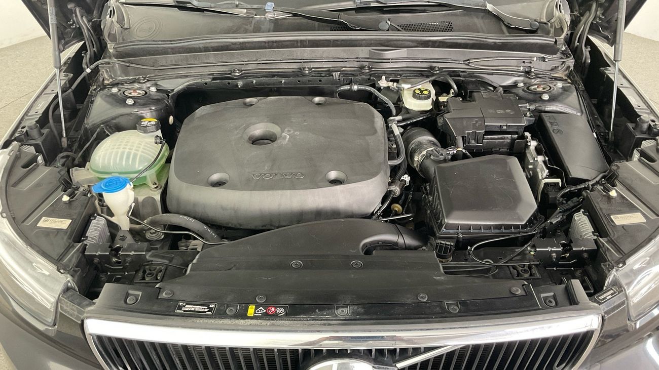 Volvo XC40 2.0 T4 MOMENTUM AUTO | Guaranteed Warranty | 0 Down Payment