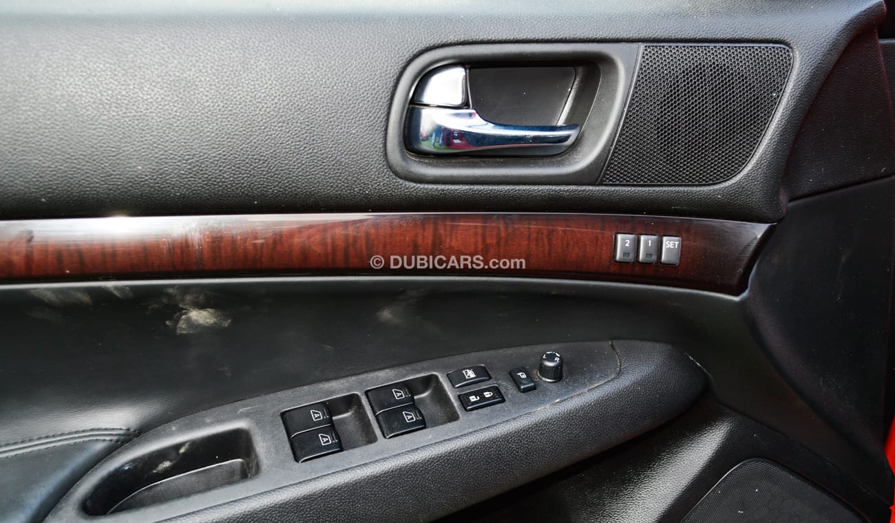 إنفينيتي G25 موديل 2012 لون أحمر خليجى رقم واحد فتحة جلد رنجات حساسات بدون حوادث بحالة ممتازة لاتحتاج لأى مصاريف