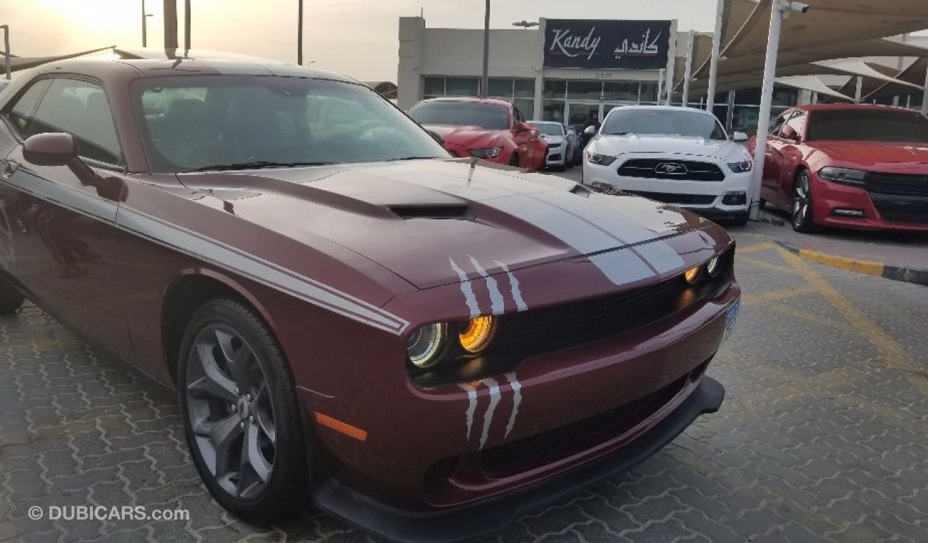 Dodge Challenger V6 / 3.6 LT / FULL OPTION / VERY GOOD CONDITION