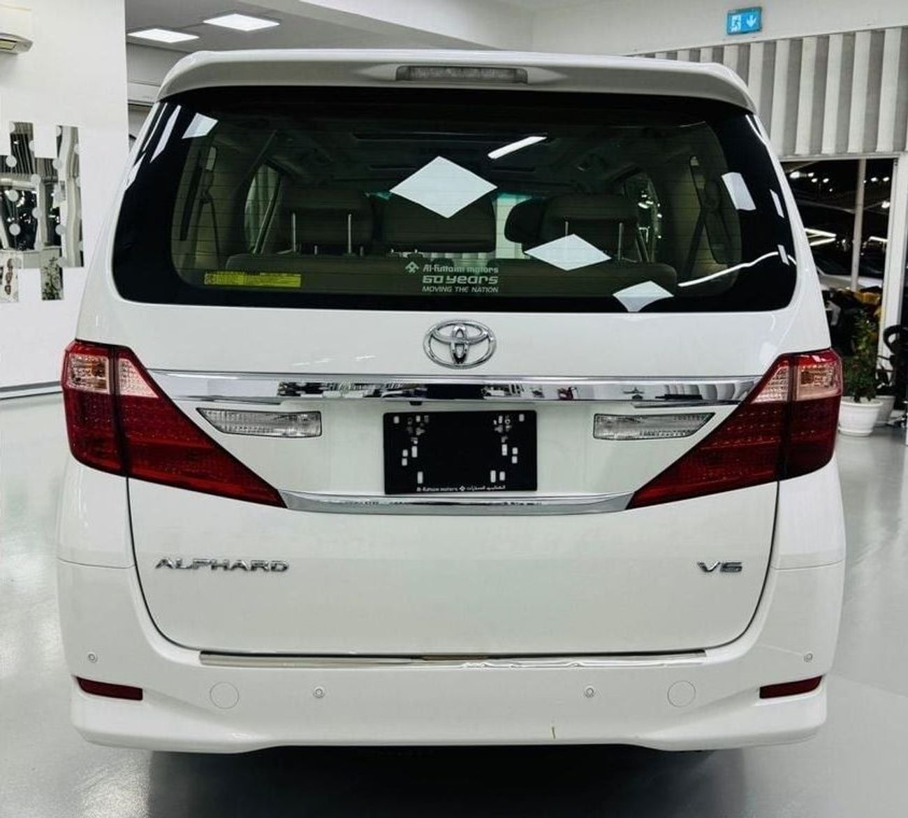 تويوتا ألفارد GCC .. FSH .. Original paint .. V6 .. Top Range .. VIP .