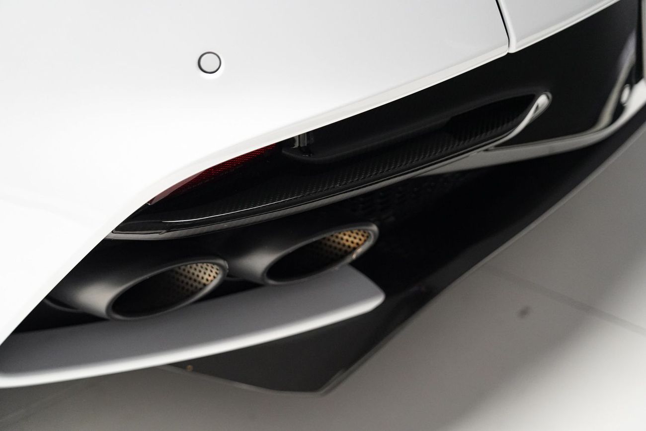 Aston Martin DBS Superleggera 5.2L