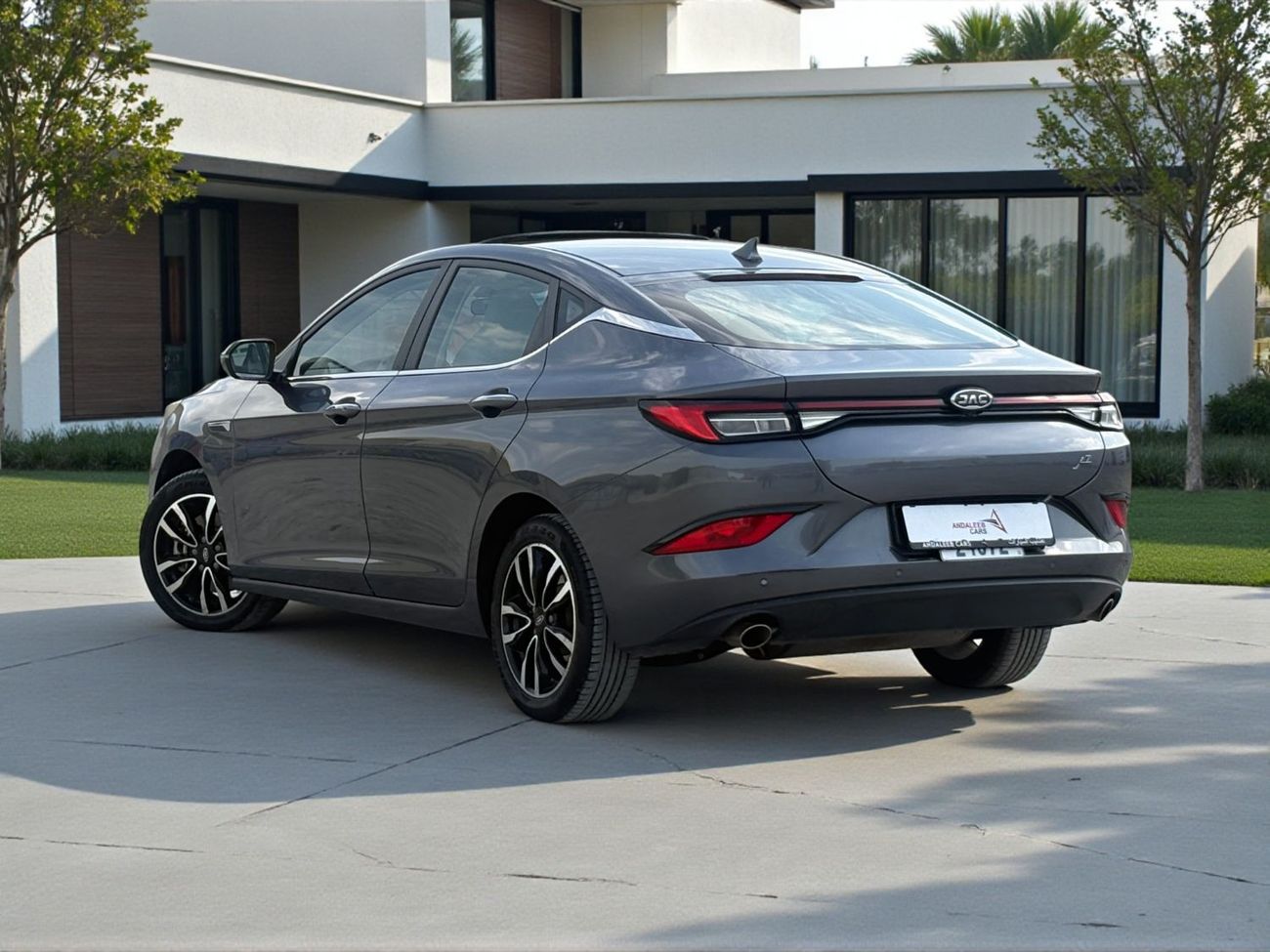 جاك J7 J7 1.5L A/T | 2022 | GCC SPECS | AED 560 per month