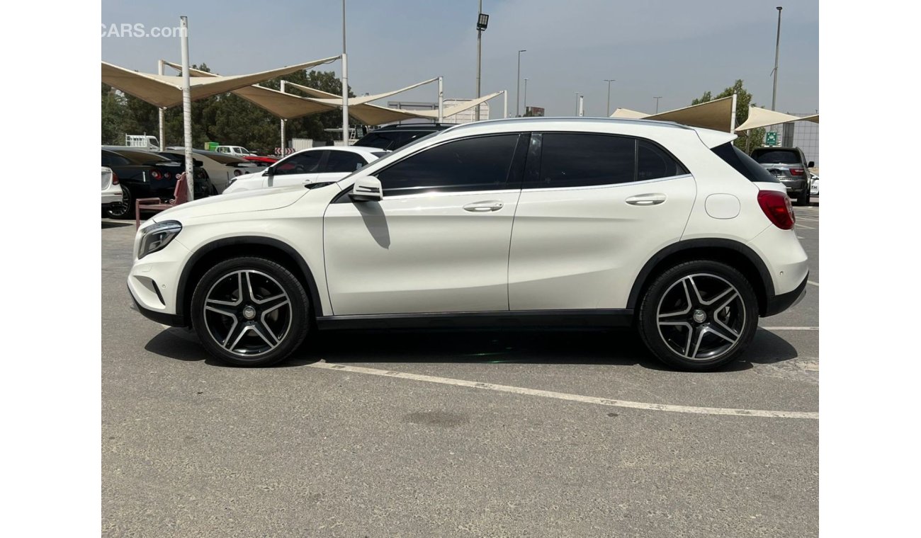 Mercedes-Benz GLA 250 Std Mercedes Benz GLA 250 GCC 2015 perfect condition clean car