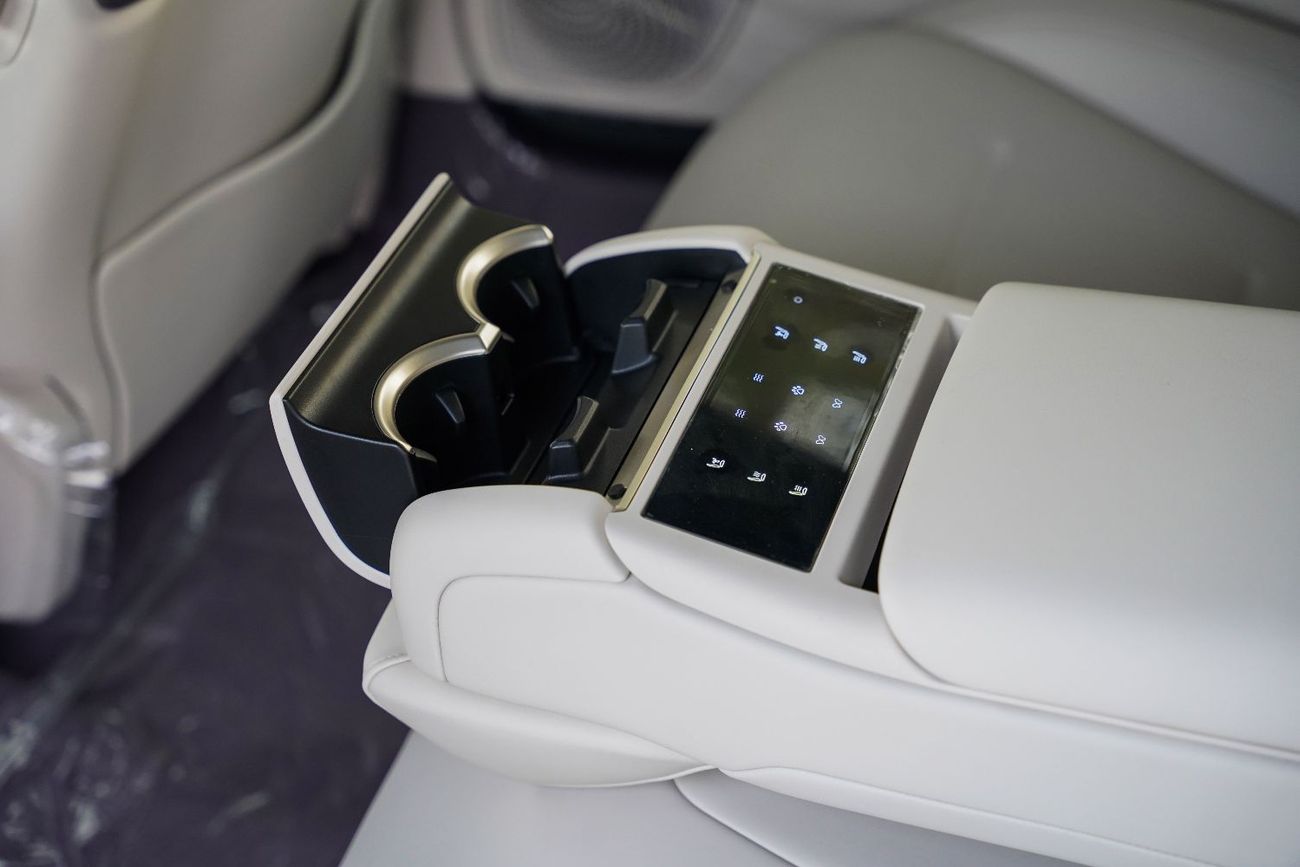 أفاتر 12 2025 AVATR 12 Ultra Extended Range Sedan White 0Km