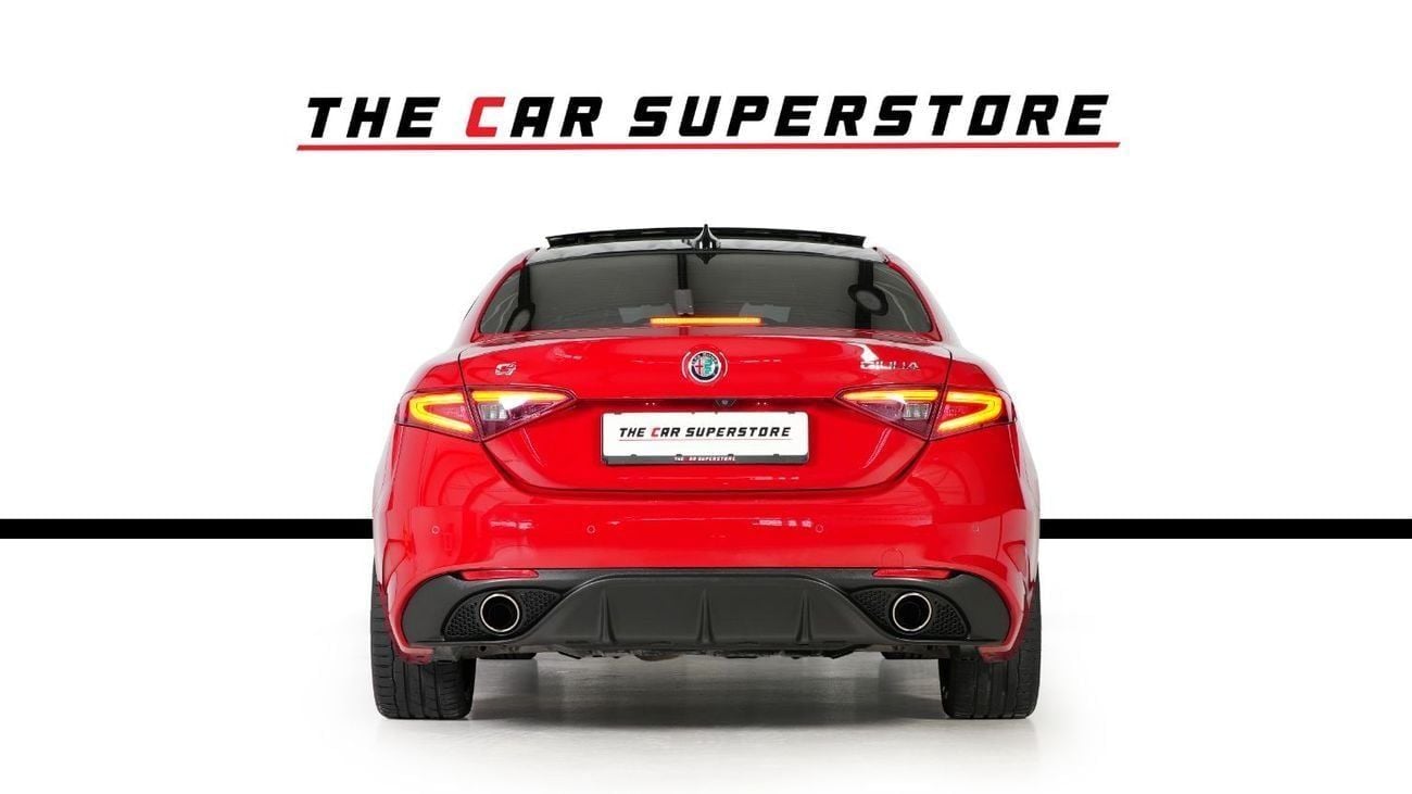 Alfa Romeo Giulia Veloce 2.0L AWD Q4-GCC-Q4 wheel drive system-well maintained-full serviced in Agency
