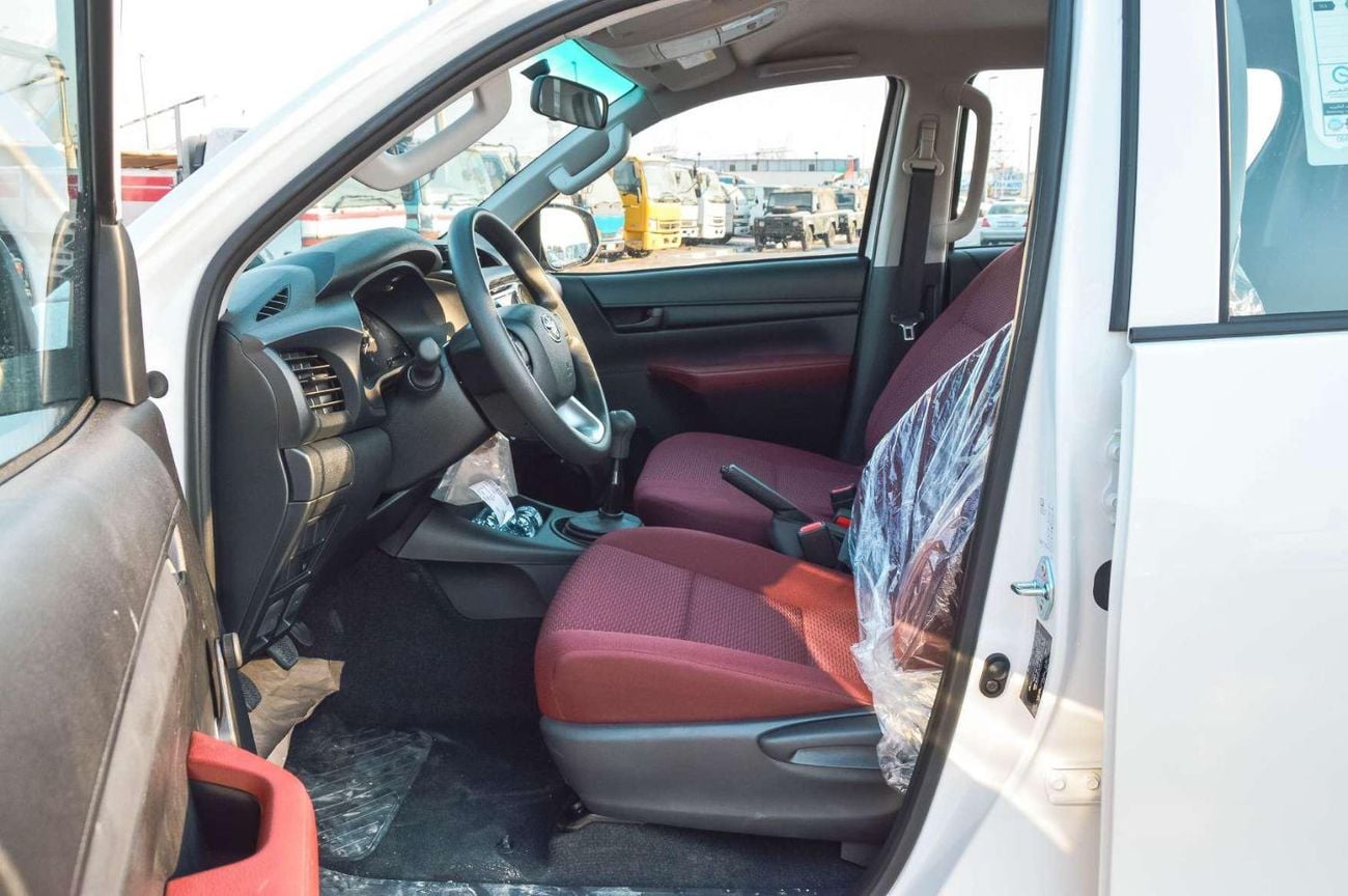 تويوتا هيلوكس DLX 2.4L 4WD DIESEL PICKUP 2026