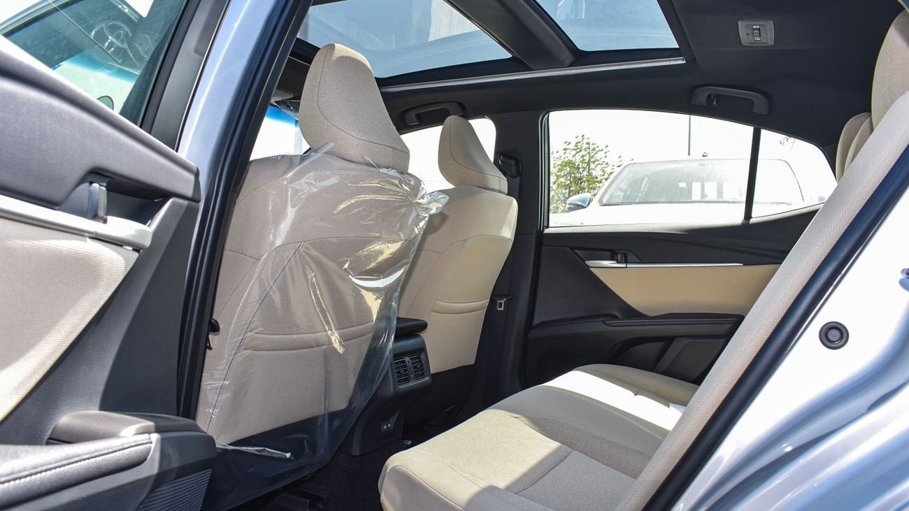 Toyota Camry LE  HEV 2.5L Hybrid