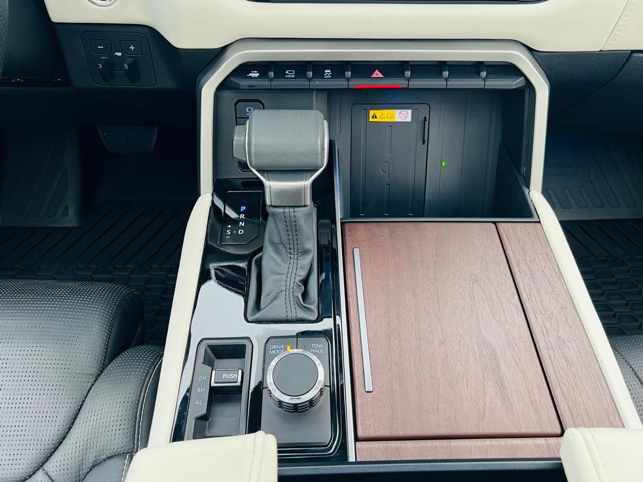 Toyota Tundra CAPSTONE