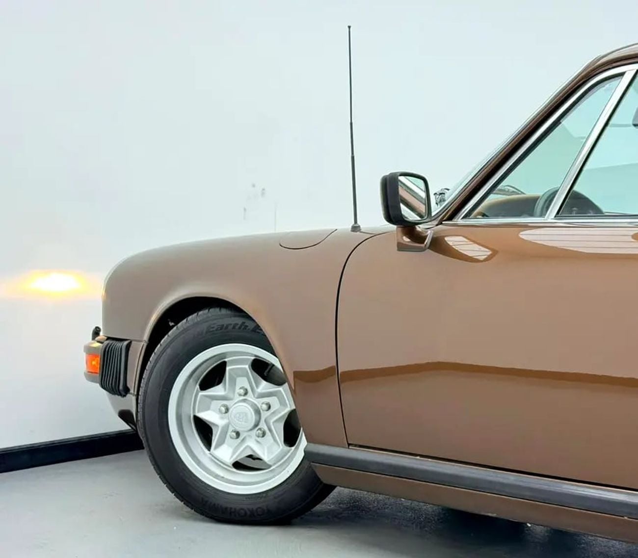 بورش 911 Carrera S, Sunroof, Blaupunkt Audio System, Fully Restored, Canadian Specs