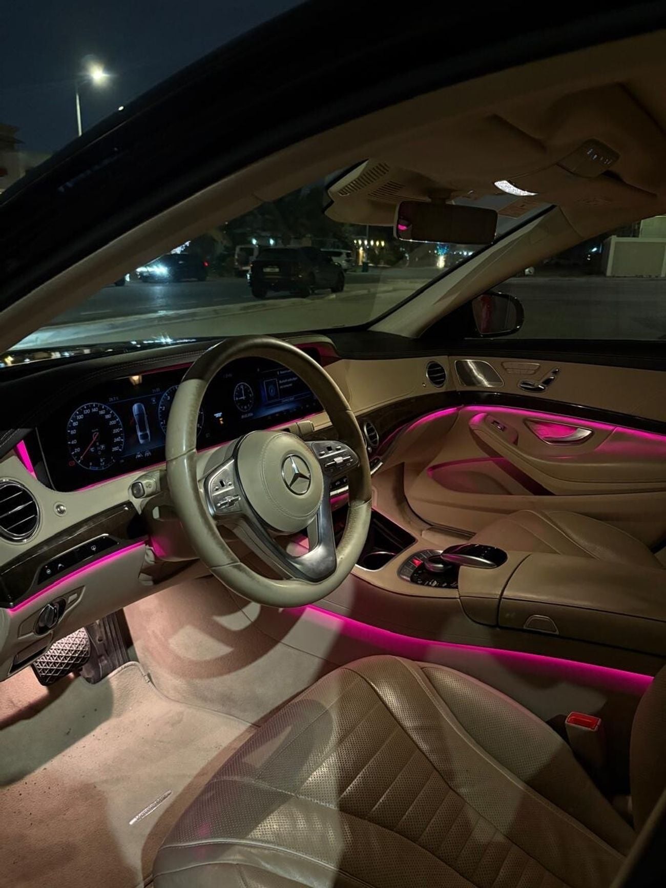 مرسيدس بنز S 560