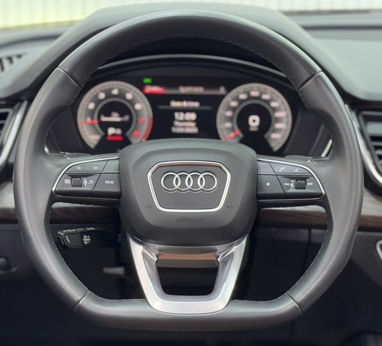 أودي Q5 45 TFSI quattro S Line 2.0L (245 HP) SUV Coupe 2022 Audi Q5 quattro 45 TFSI S Line, Agency Warranty