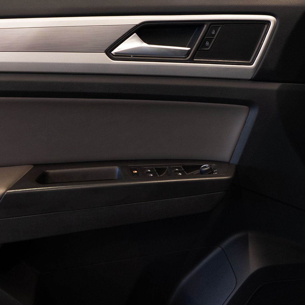 فولكس واجن تيرامونت Trendline 3.6L AED 1,724 pm • 0% Downpayment • Volkswagen Teramont • 1 Year Warranty