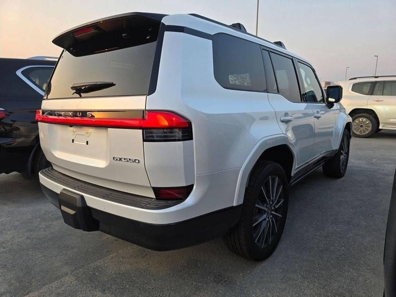 لكزس GX550 Luxury Plus Full Option *SPECIAL OFFER*