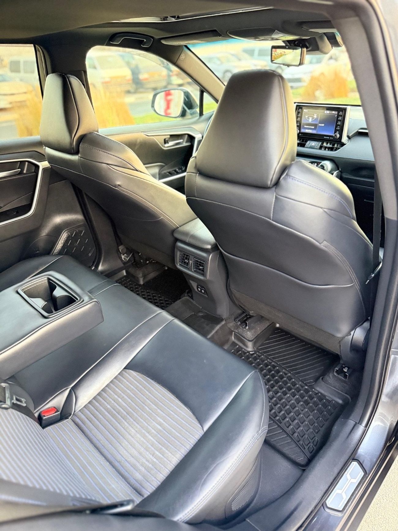 Toyota RAV4 XSE Hybrid Full Option