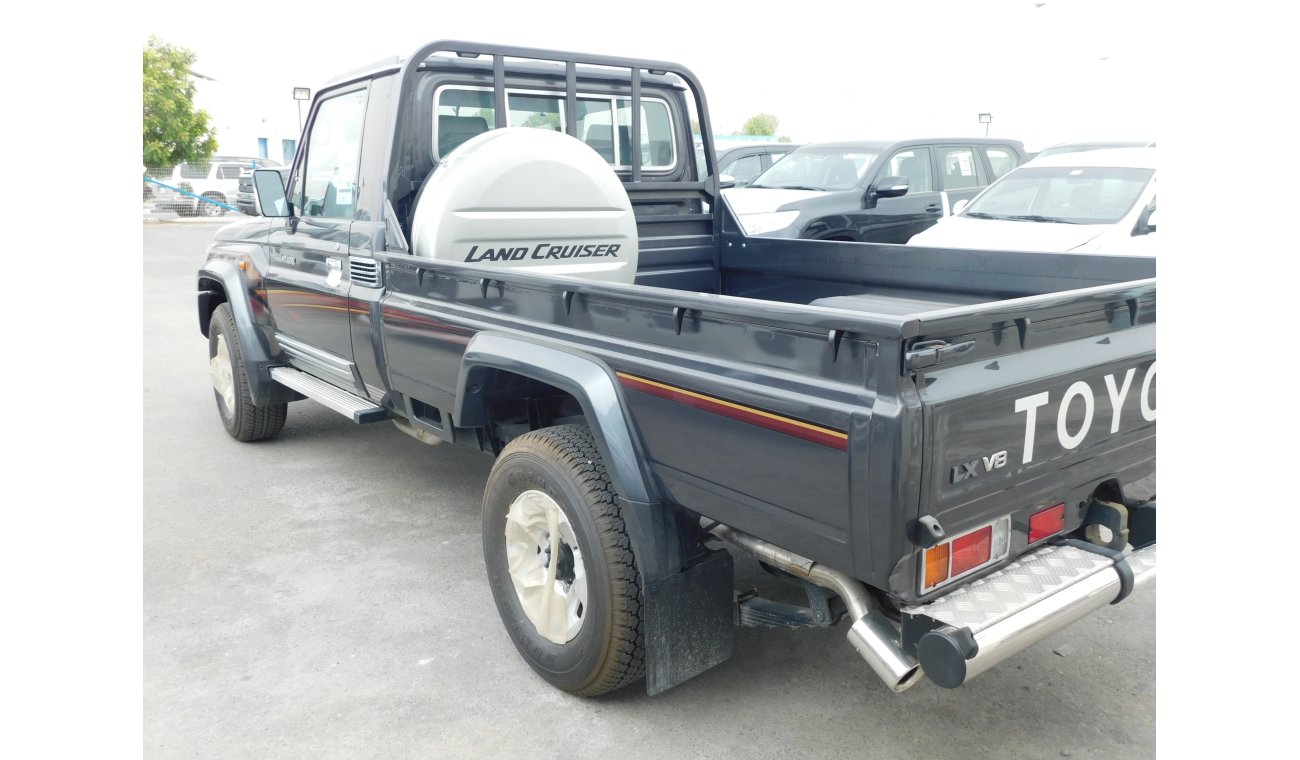 Toyota Land Cruiser Pick Up 79 SC Pickup V8 4.5L TD Limited 4WD MT(Only on Sahara Motors)