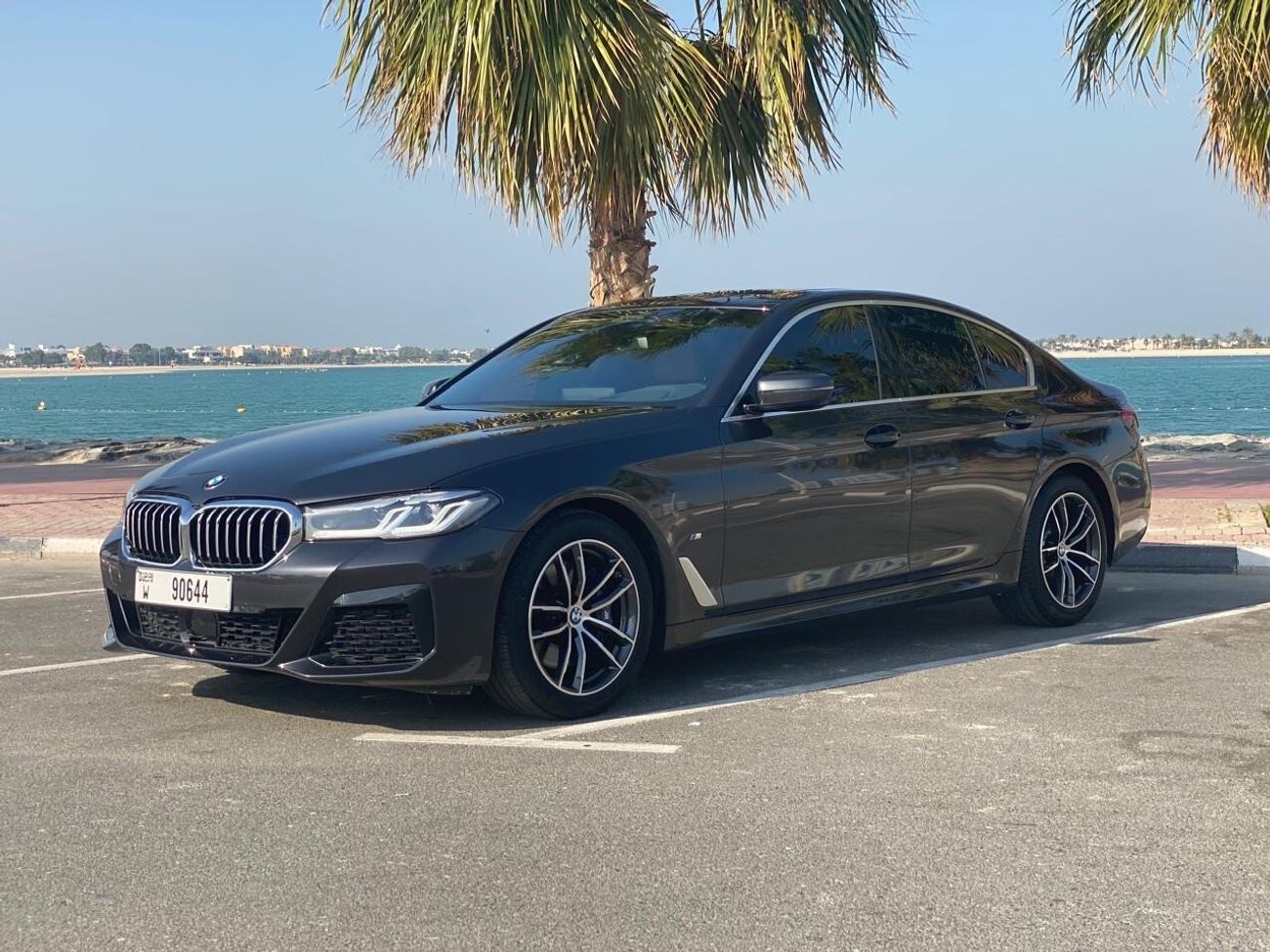 بي أم دبليو 520i