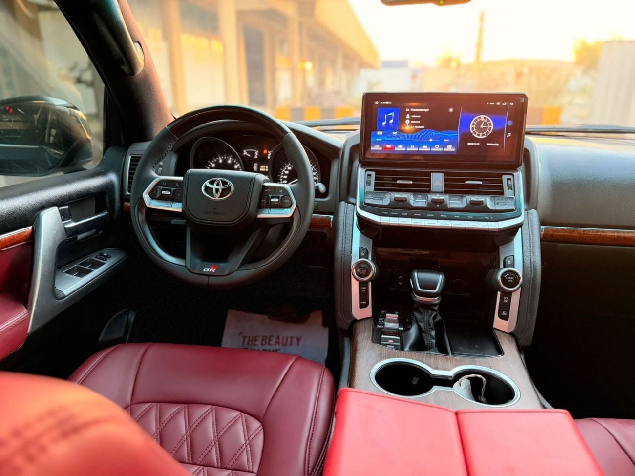 Toyota Land Cruiser GXR LANDCRUISER 2018 UPGRADE 2024 V8 LHD PETROL FULL OPTION GCC